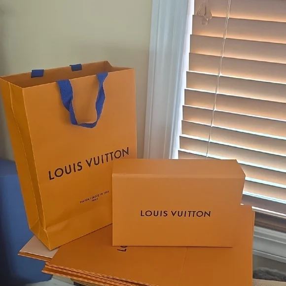 Louis Vuitton Box & Shopping Bag - Picture 1 of 5